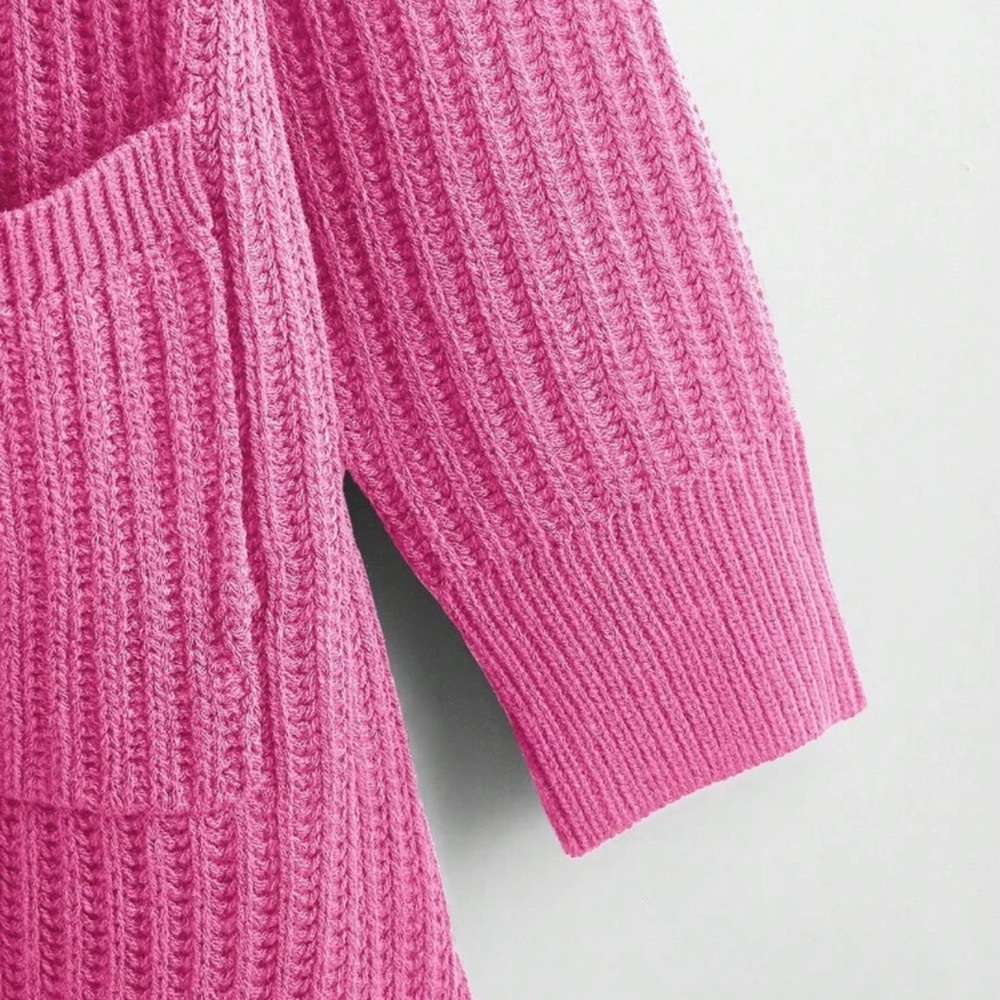 💗 PLUS Pink Cardigan 💗 - Picture 4 of 6